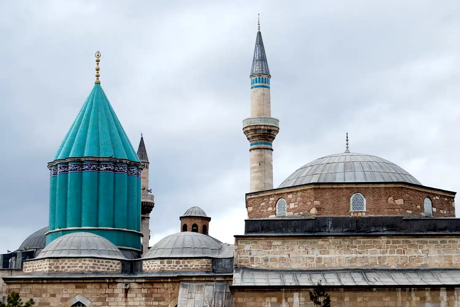 <span class='fs-4 text-warning'>Hazrat Maulana Jalaluddin Rumi Rehmat Ullah Alaih - Konya, Turkey</span>